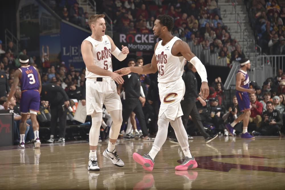 白相间的希 白相间的希